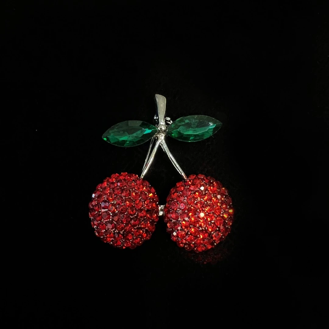 锌合金珐琅胸针 xz4905一口樱桃红