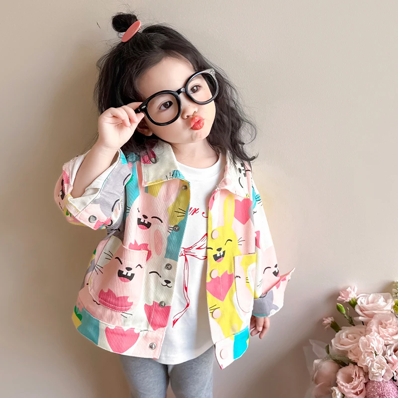 女童外套2025新款春季女孩韩版洋气时髦夹克女宝宝小童满印春装潮