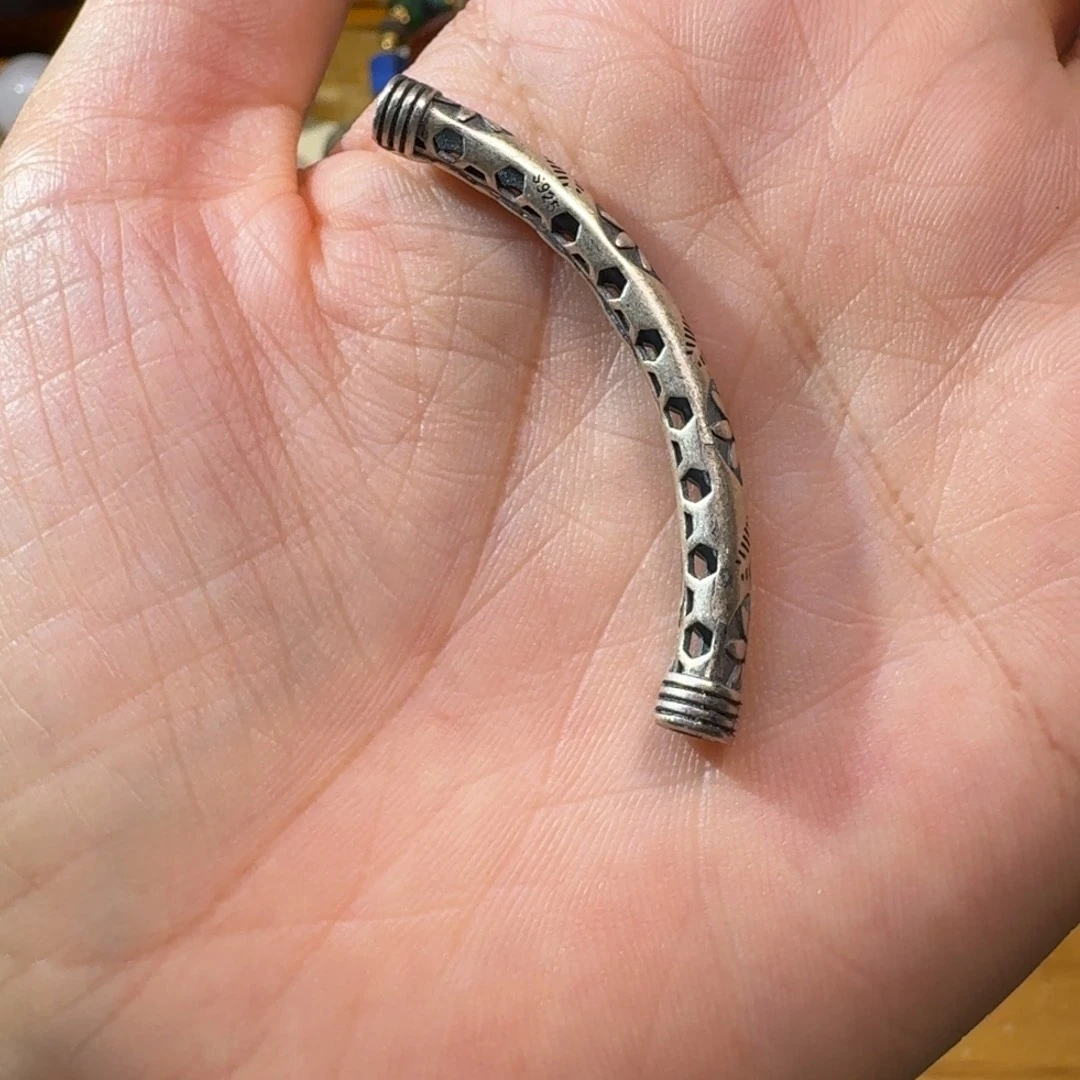 子***卿铁合金半镯配件镂空