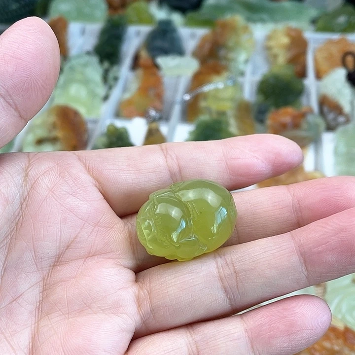 蛇纹石玉合金颈饰