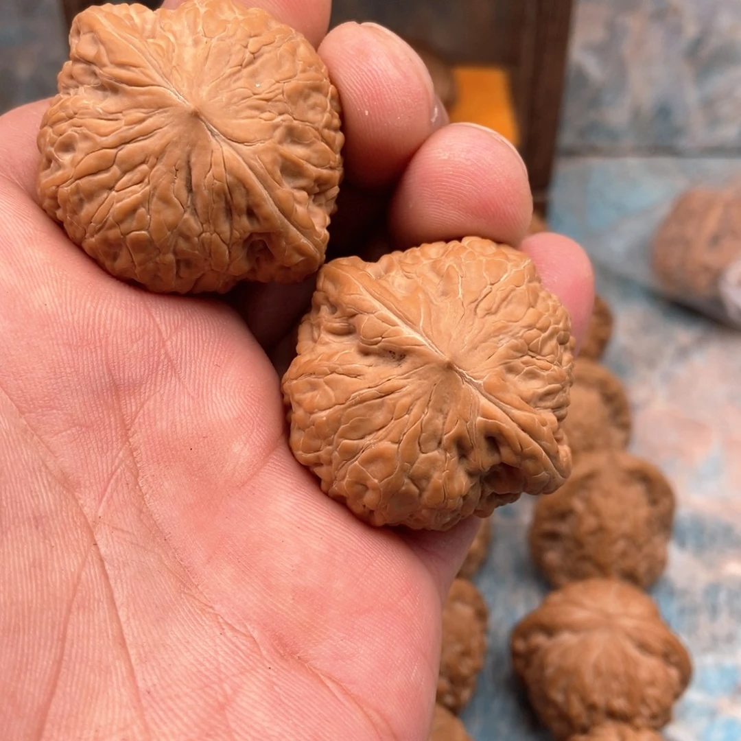 文玩核桃吊坠铁锤