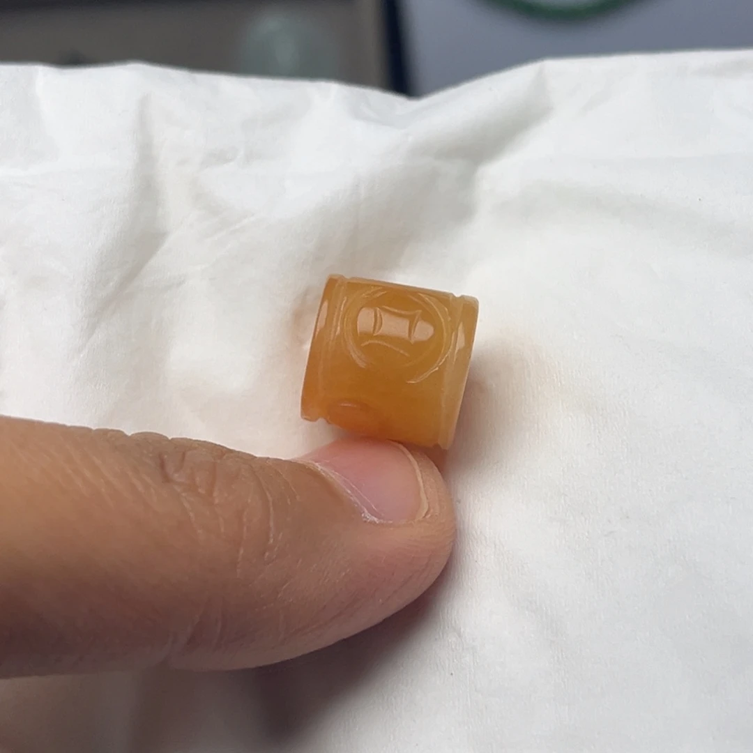 翡翠未镶嵌颈饰挂件