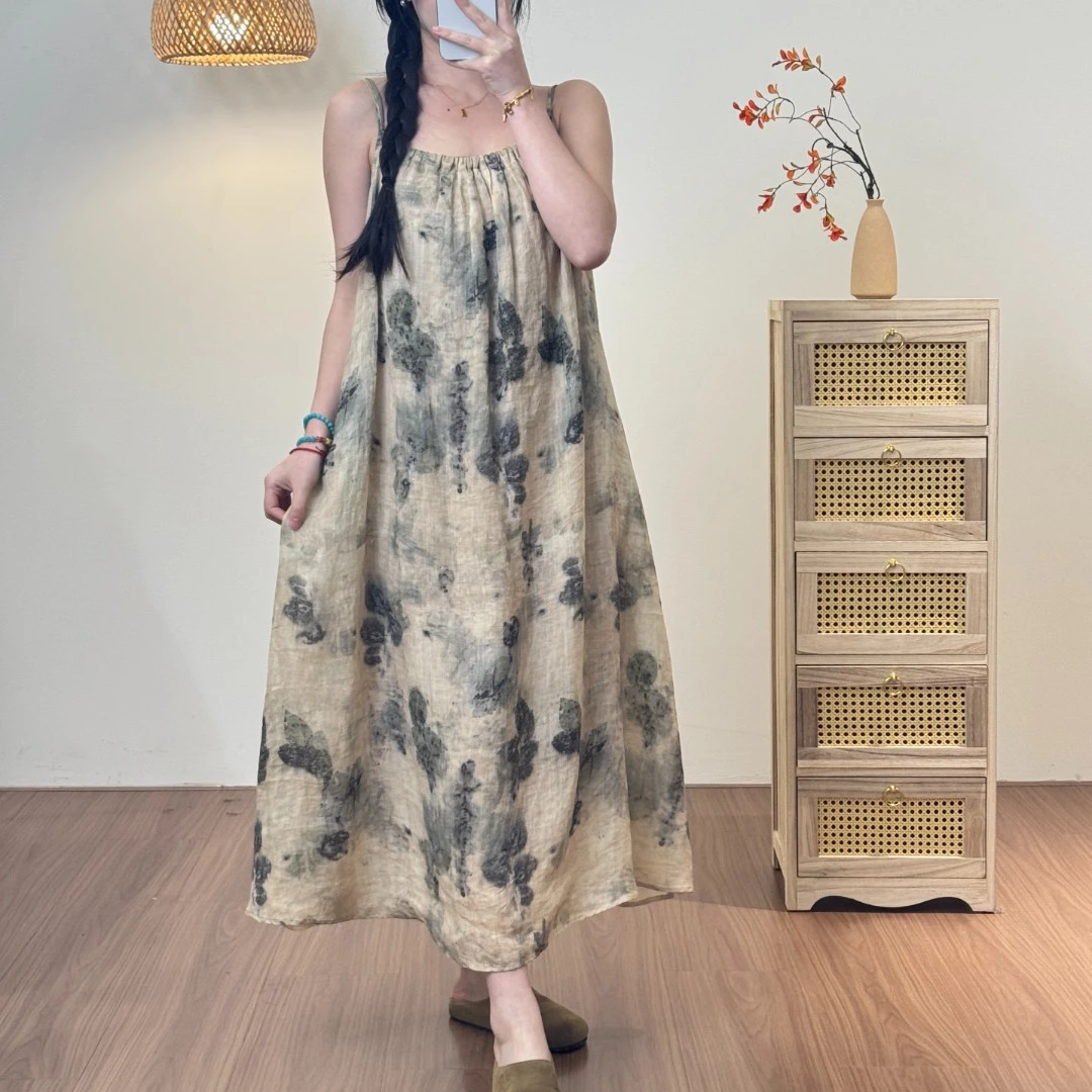 2025年新款植物印染花色休闲时尚遮肉大气吊带女裙