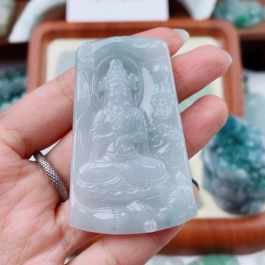 翡翠未镶嵌项圈观音