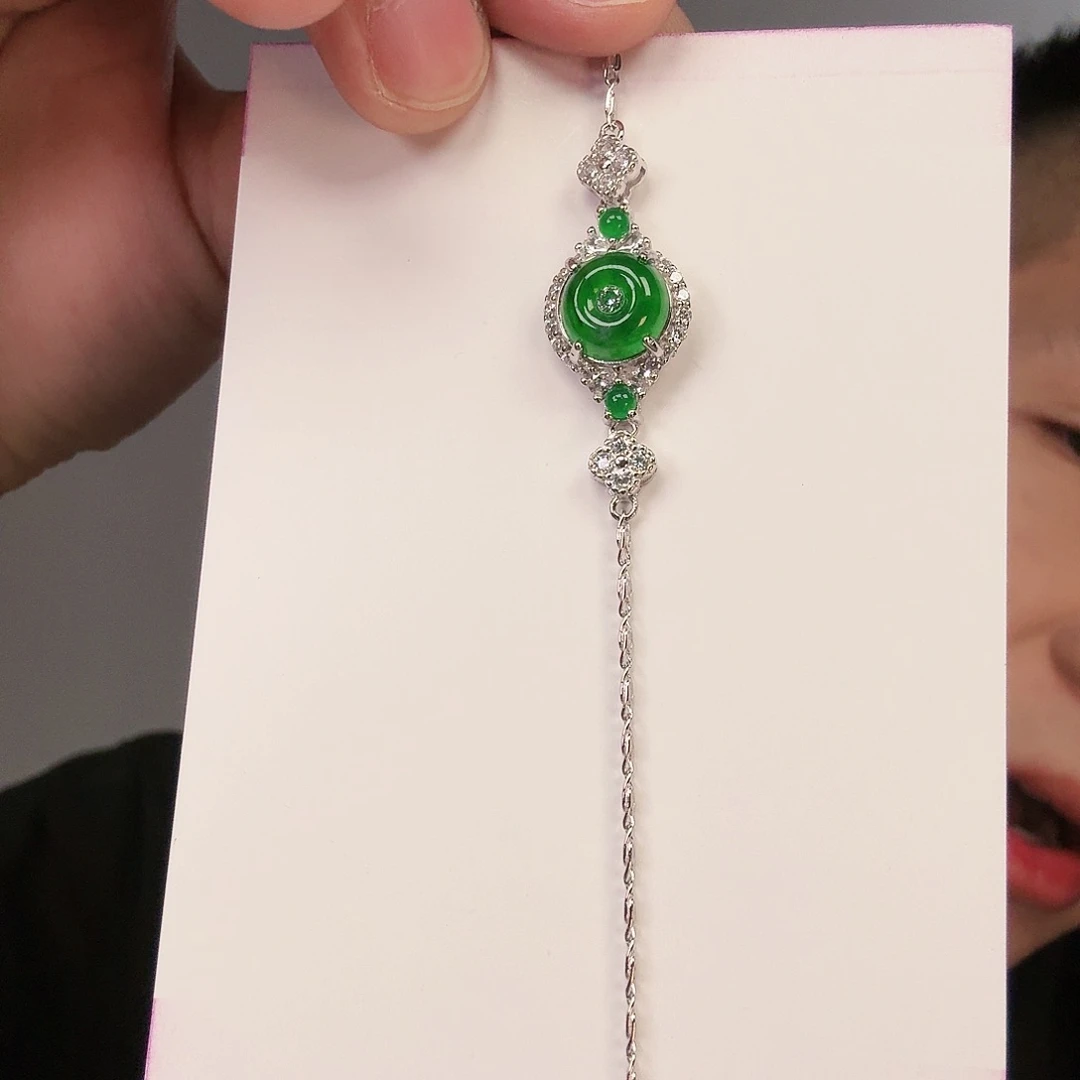 翡翠颈饰银S925镶嵌一件