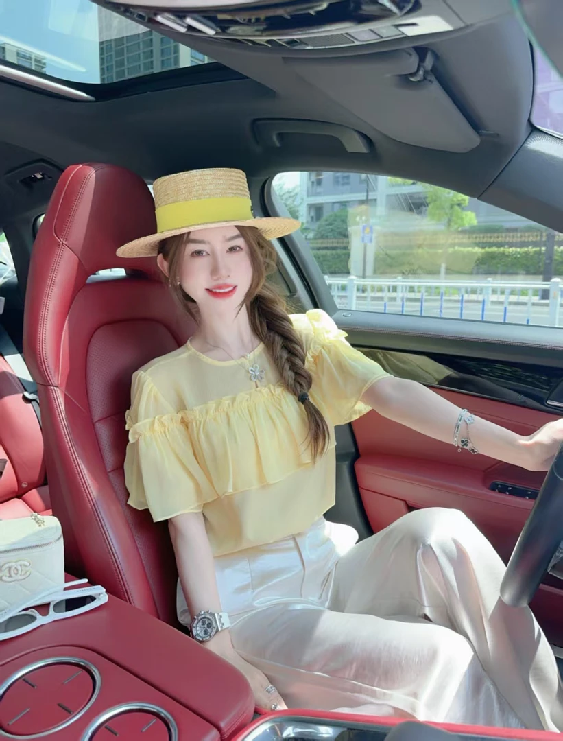 法式气质荷叶边时尚洋气减龄小衫8818