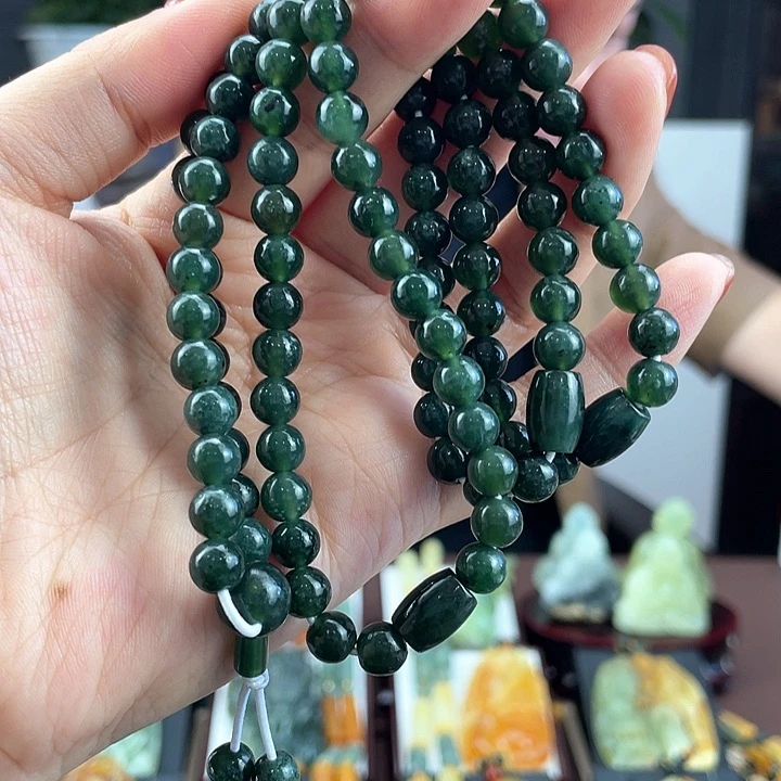 蛇纹石玉颈饰未镶嵌