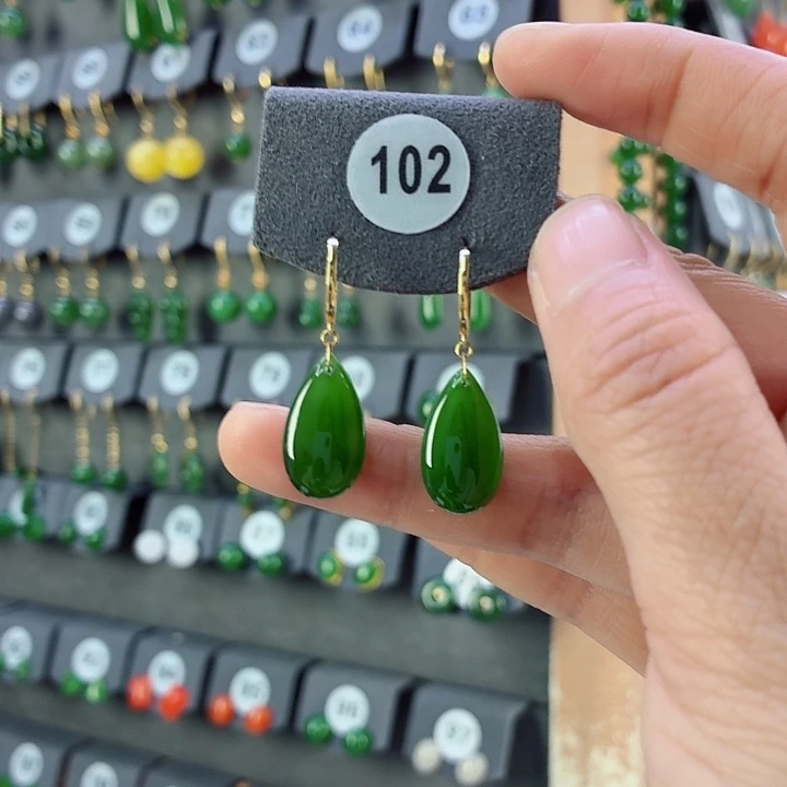 和田玉18K金镶嵌耳饰