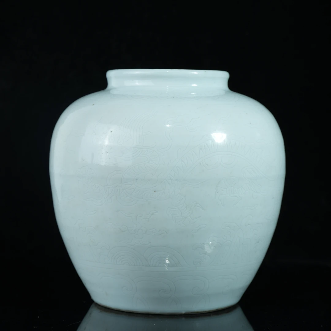 lot14944 5130 清早期  白釉暗刻龙凤纹罐 H18.5