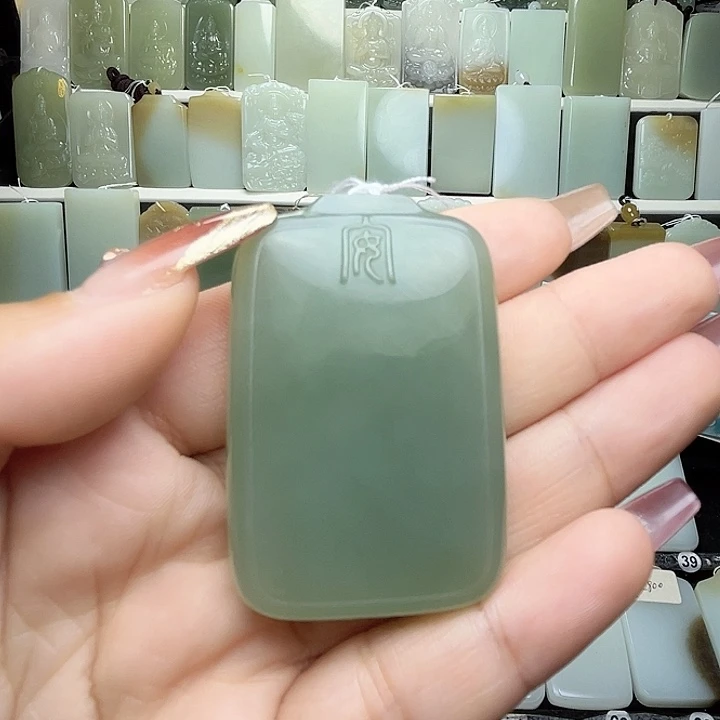 颈饰未镶嵌和田玉哥*