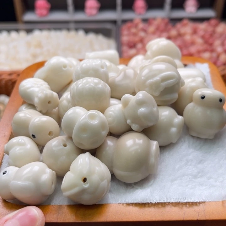 白玉菩提吊坠b15-25mm/6颗白象牙果瑕