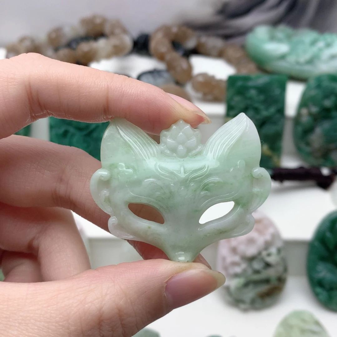 独山玉未镶嵌颈饰