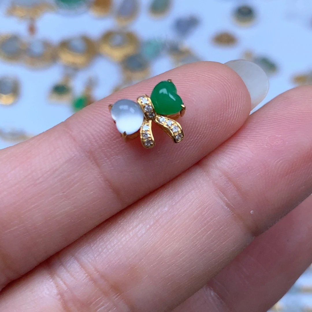 翡翠18K金镶嵌吊坠(不含链)蝴蝶结