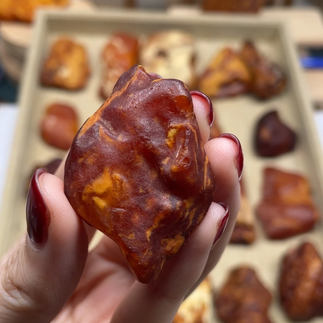 琥珀未镶嵌珠宝奇石