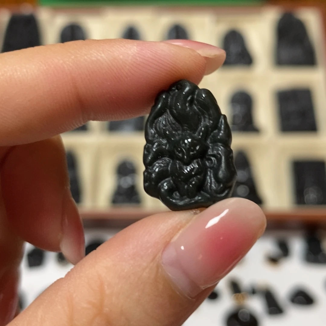 翡翠未镶嵌吊坠(赠链)翡翠