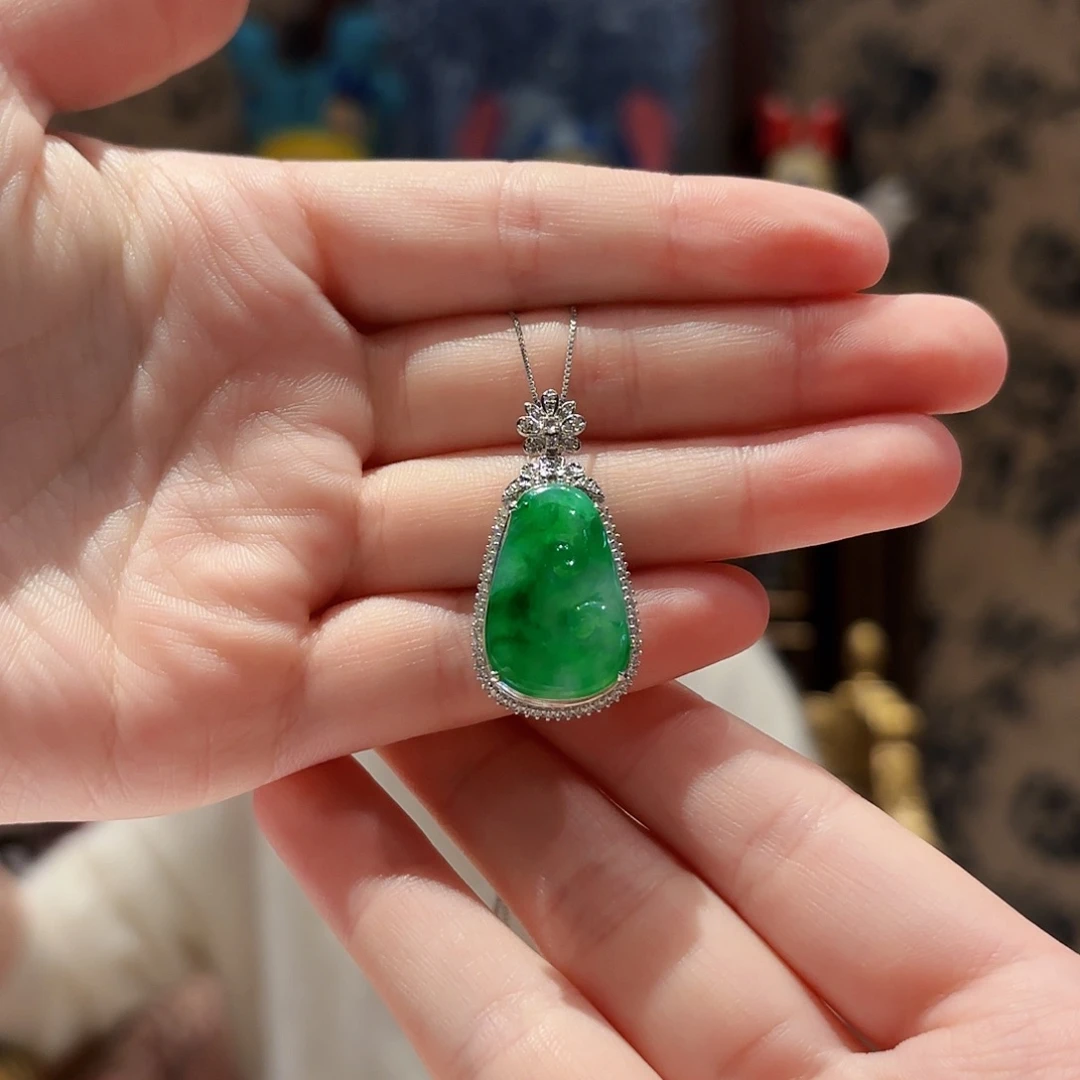 吊坠(赠链)18K金镶嵌翡翠