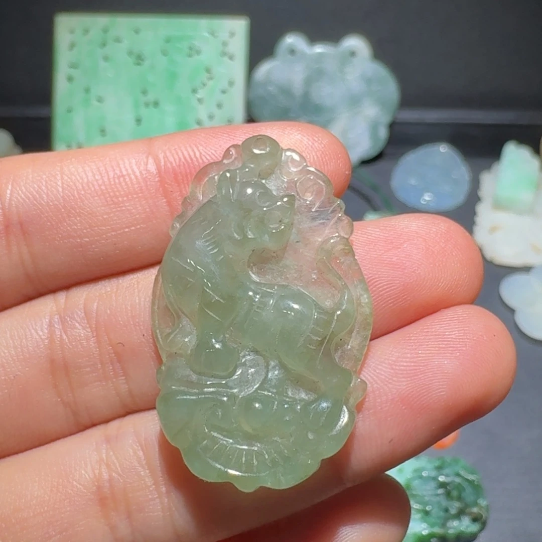 翡翠未镶嵌颈饰翡翠吊坠