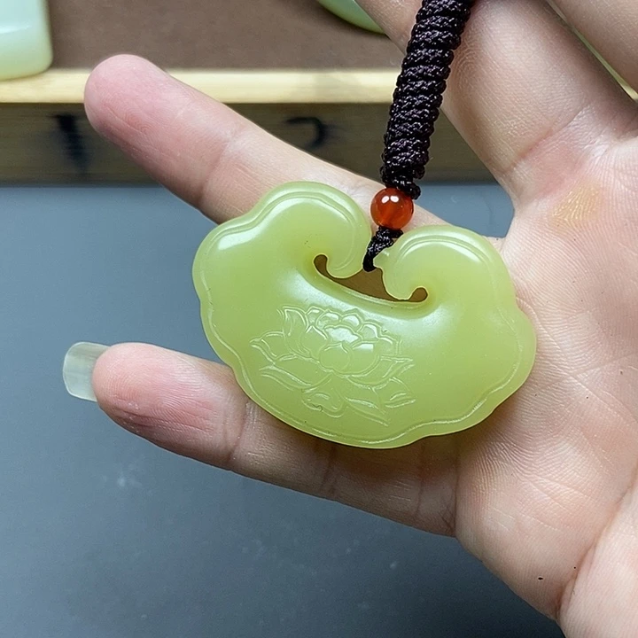 和田玉（糖玉）未镶嵌颈饰