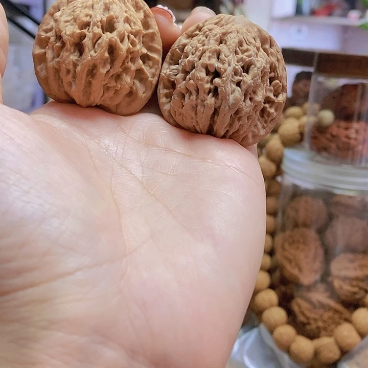 【闪购商品】文玩核桃把件42虎头油