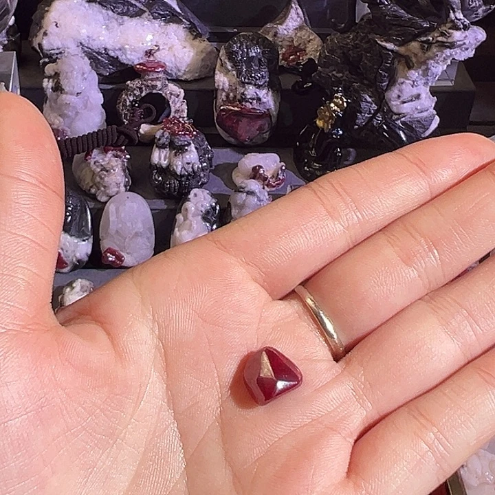 天然辰砂贵州天然万山原石