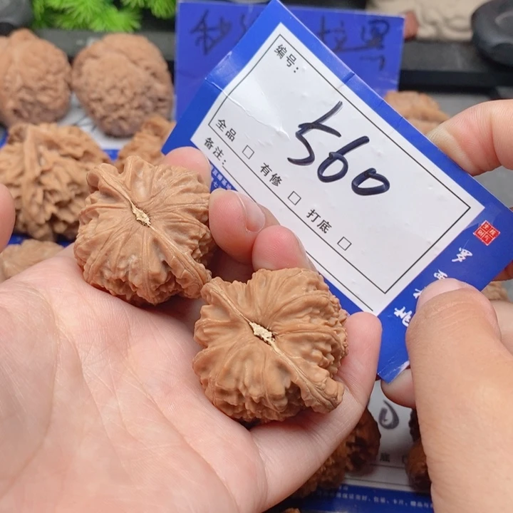 把件桃核38全品白狮子560号牌