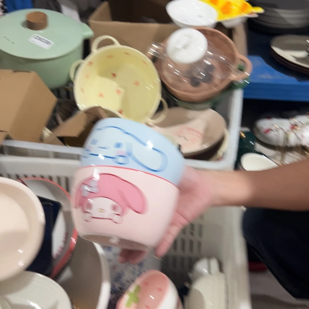 瓷片玉桂狗美乐蒂碗各一个微瑕4.5