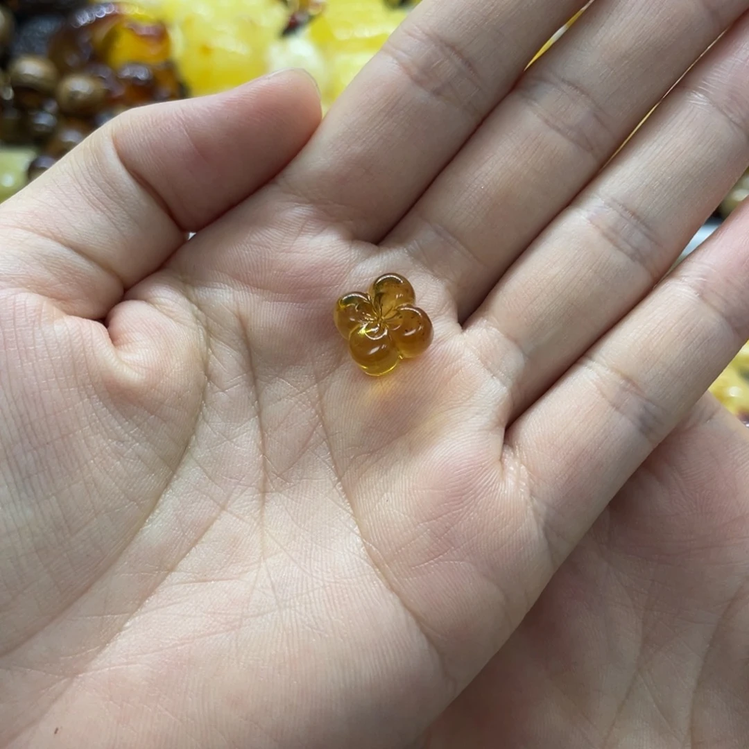 游***美未镶嵌琥珀裸石天然琥珀
