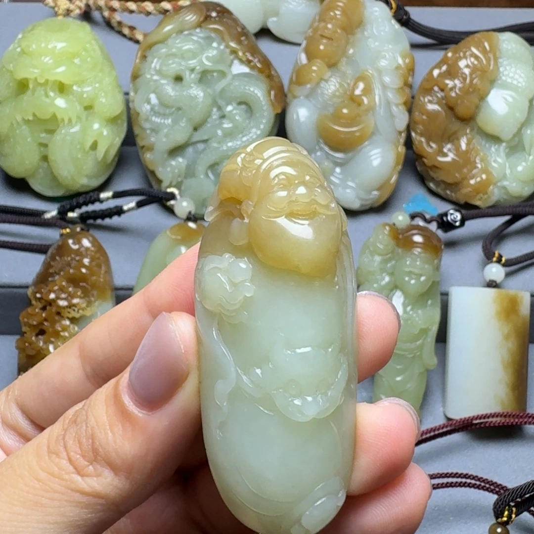 颈饰未镶嵌和田玉