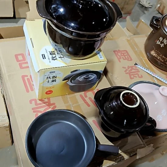 绿泥盘子碗茶壶啥都有