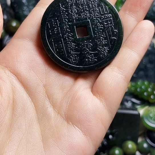 蛇纹石玉未镶嵌颈饰阿*