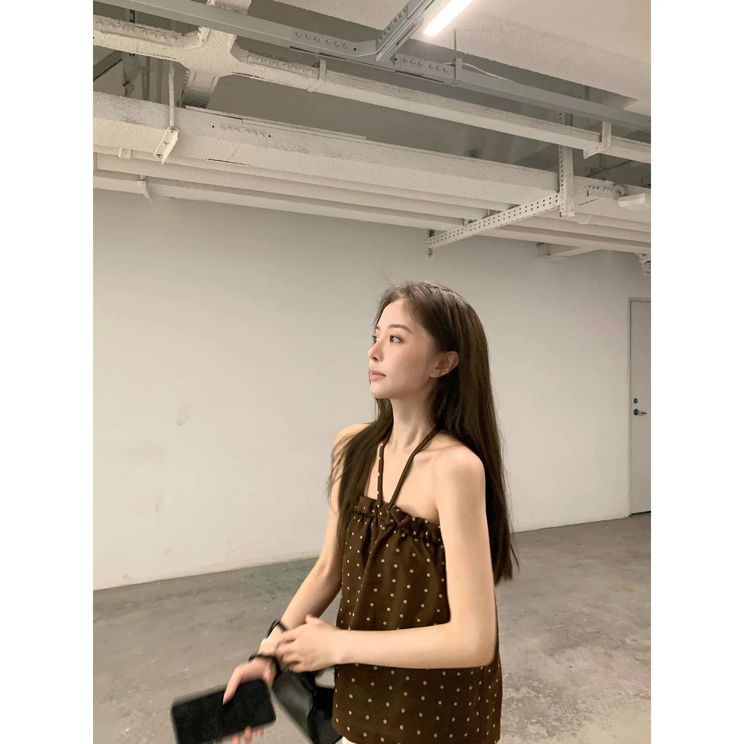 A法式波点挂脖吊带背心夏高级感纯欲辣妹小个子两穿无袖上衣外穿