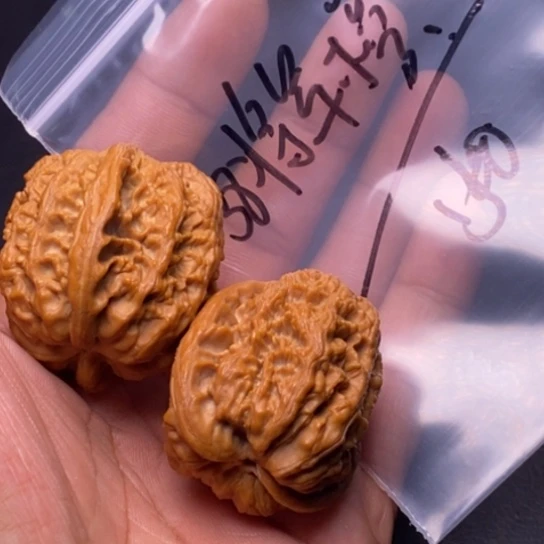 【闪购商品】把件文玩核桃不****了打包