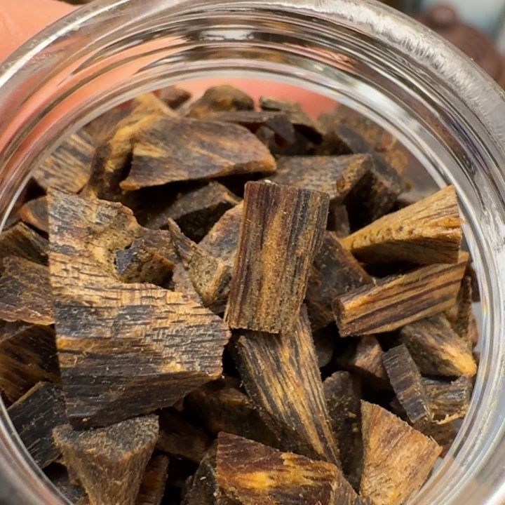 沉香碎屑沉香海南老乌身原叶高端小米粒30克