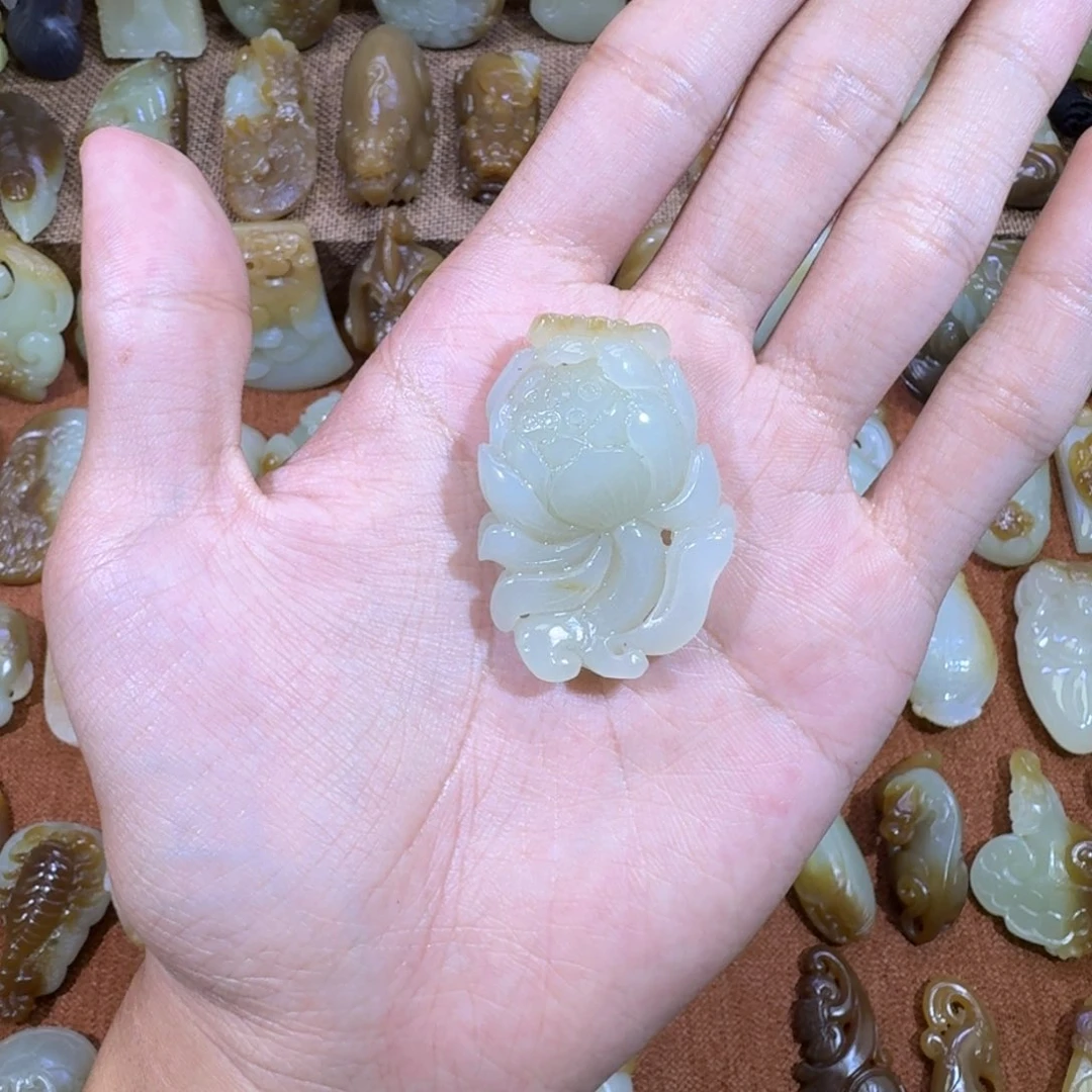 和田玉未镶嵌颈饰