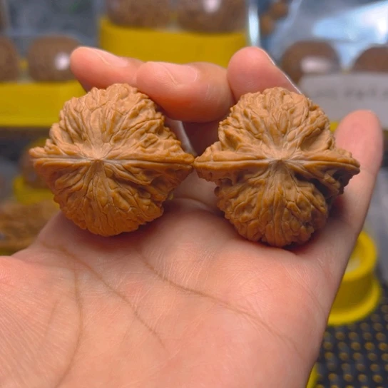 文玩核桃吊坠磨盘