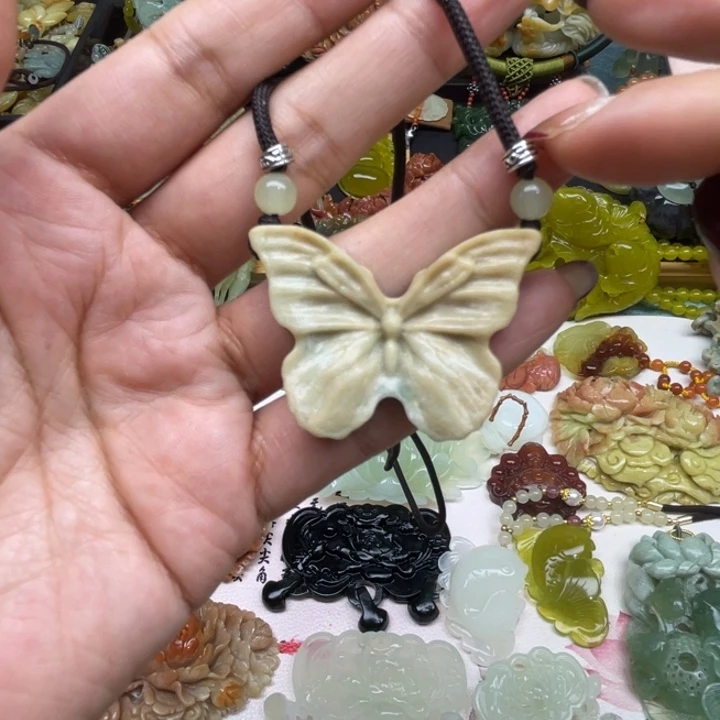 蛇纹石玉未镶嵌颈饰