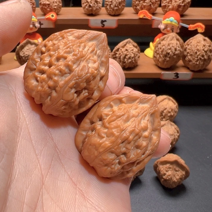 陈***谕文玩核桃吊坠火凤凰