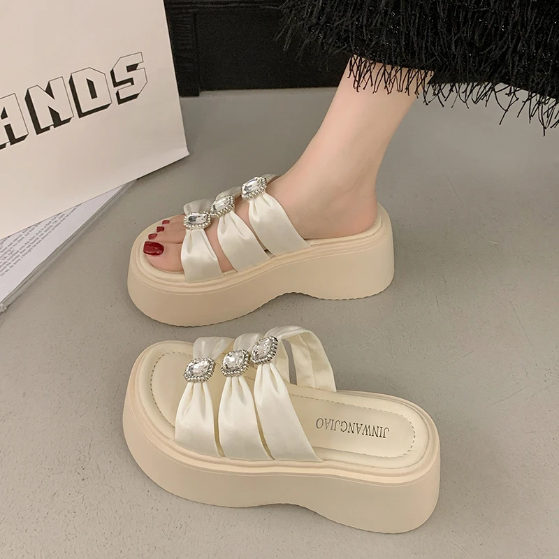 蝴蝶结时尚休闲简约外穿2025夏季新款增高舒适感防滑露趾沙滩凉鞋