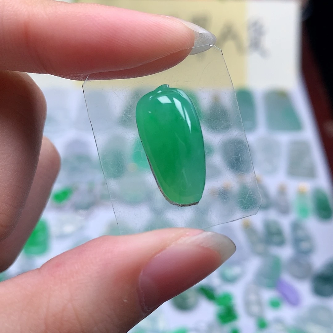 翡翠裸石缅甸天然A货翡翠甜绿福瓜