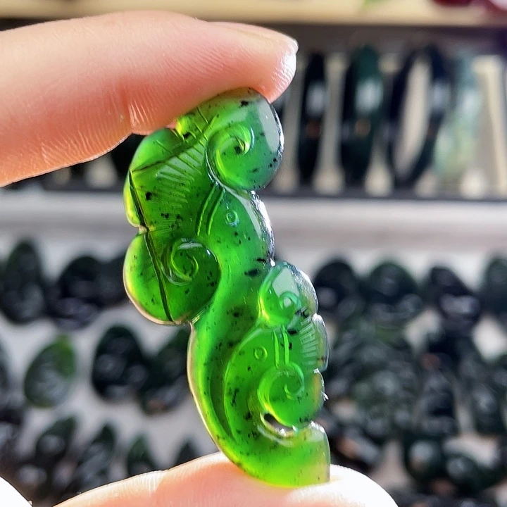 蛇纹石玉未镶嵌挂件