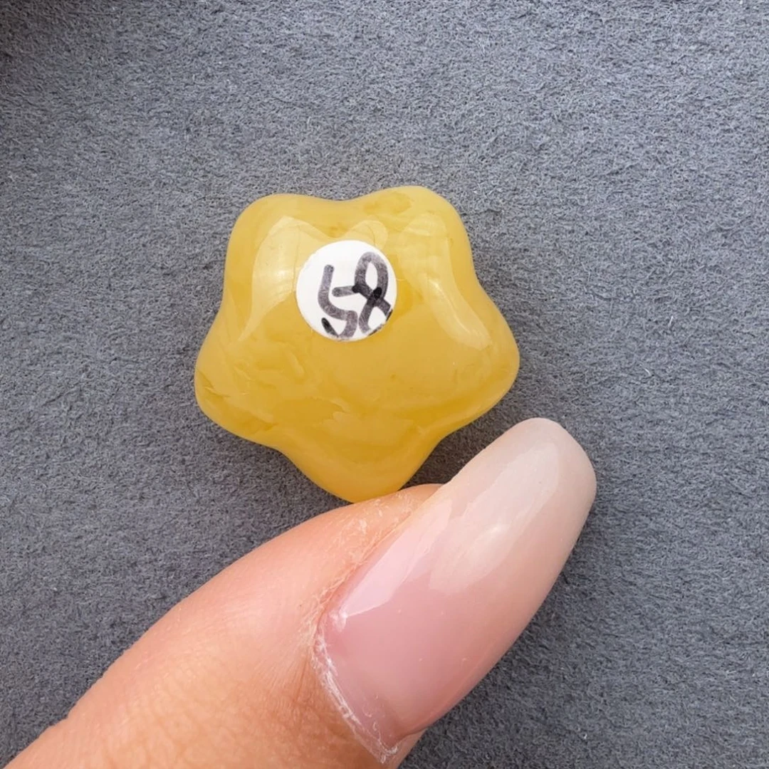 ✎***吉未镶嵌琥珀裸石2.7克微瑕