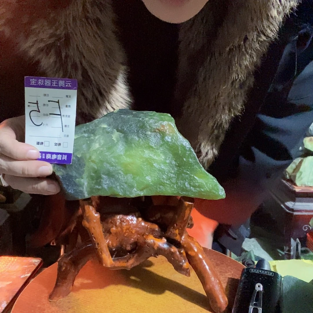 蛇纹石玉未镶嵌珠宝半成品