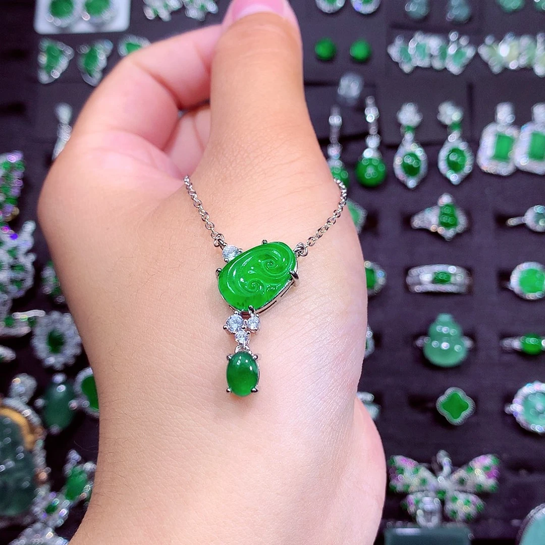 颈饰未镶嵌翡翠天然