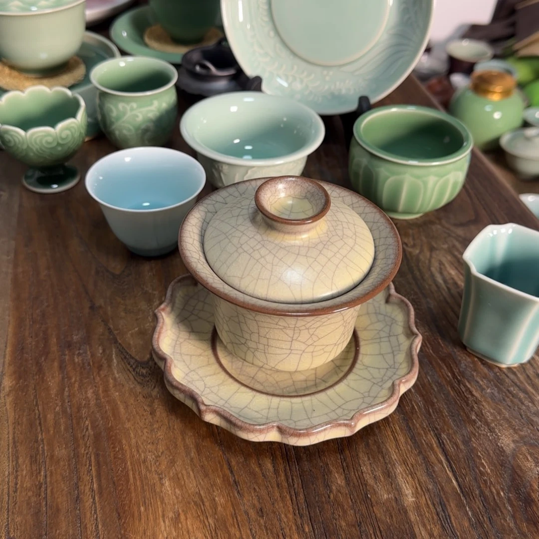 开****陶摆件龙泉青瓷盖碗