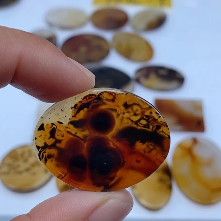 万***罗玛瑙/玉髓未镶嵌珠宝半成品