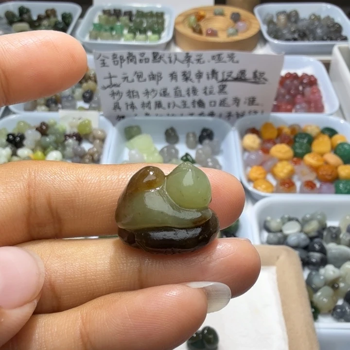 嘻****和田玉未镶嵌珠宝奇石