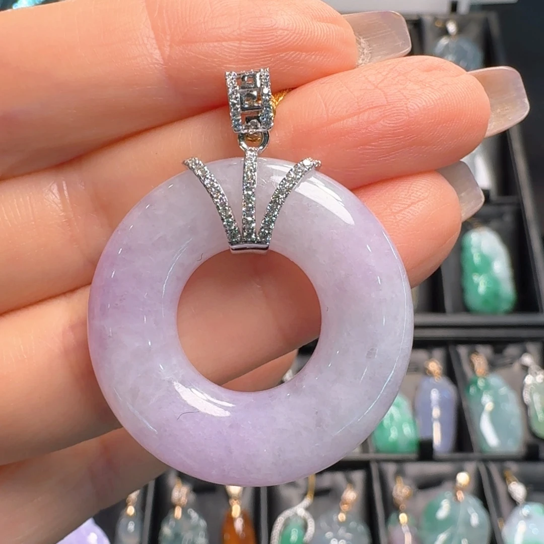 翡翠18K金镶嵌颈饰甜甜圈