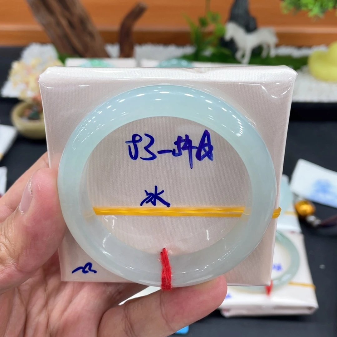 翡翠未镶嵌手镯缅甸翡翠