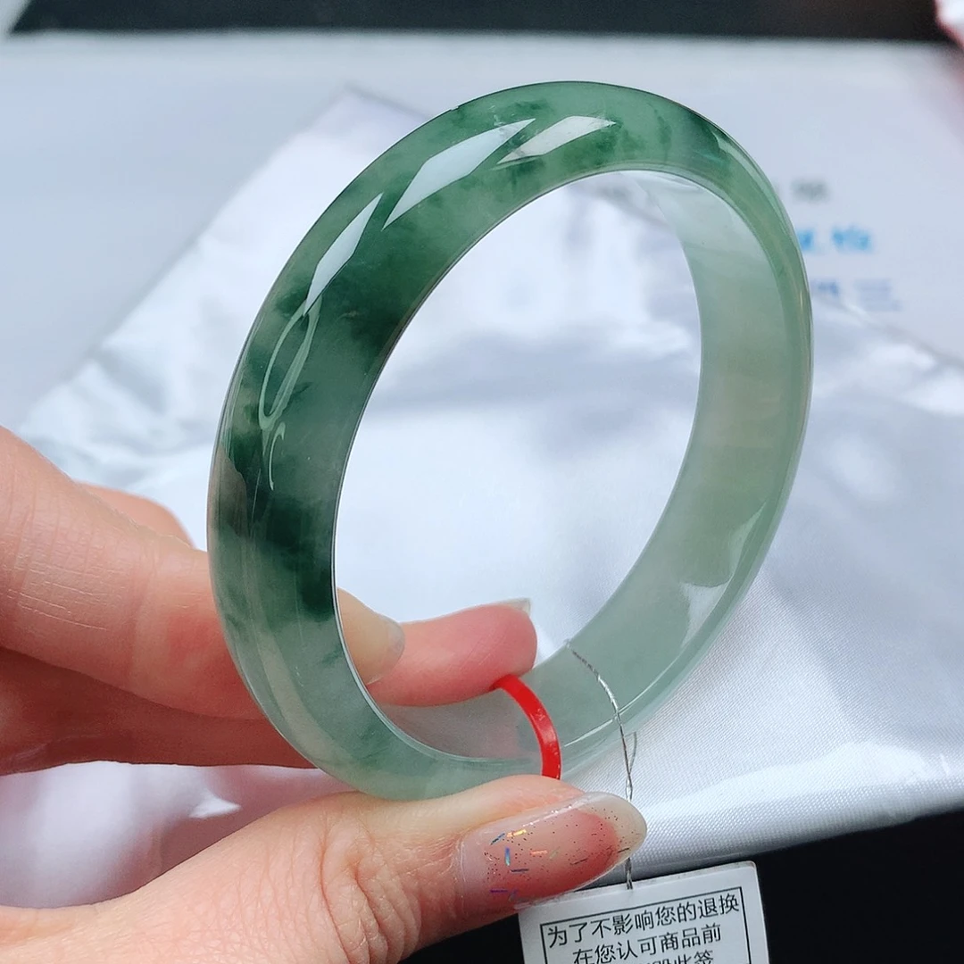 翡翠手镯未镶嵌57圈