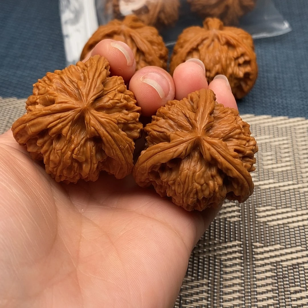 蛋***儿文玩核桃吊坠三棱